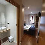 Casa Cuartel * A Fonsagrada