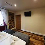 Casa Cuartel Hotel A Fonsagrada