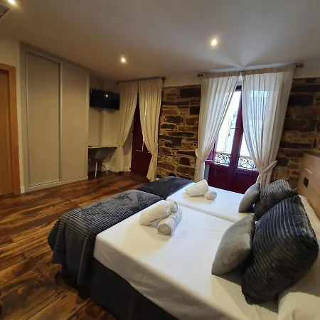 Casa Cuartel * A Fonsagrada