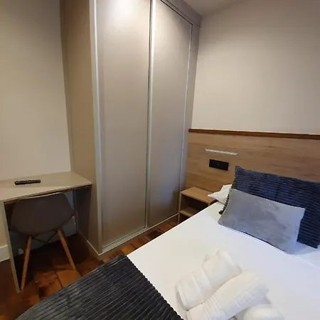 Casa Cuartel * A Fonsagrada