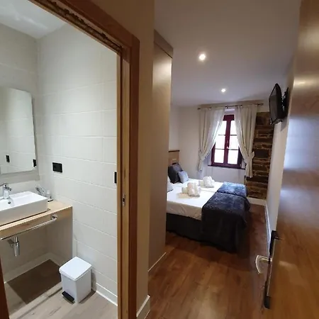 Casa Cuartel * A Fonsagrada