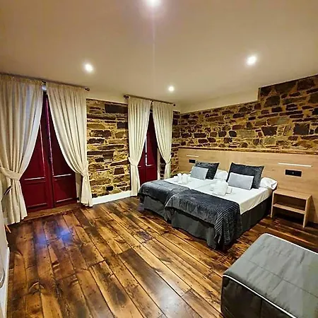 Casa Cuartel Hotel A Fonsagrada
