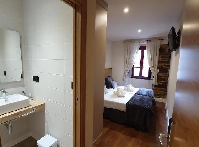 Casa Cuartel * A Fonsagrada